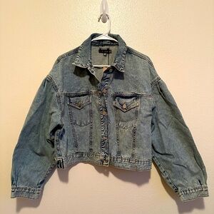 Women’s Balloon Sleeve Light Wash Denim Cropped Jacket